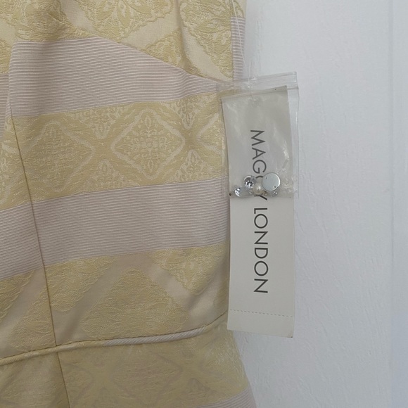 Maggy London Women’s Gold Midi dress size 6 - Picture 3 of 5
